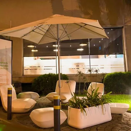 Hotell Travelodge Bcn Cornella Fira