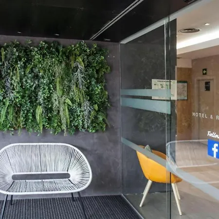 Hotell Travelodge Bcn Cornella Fira Cornellà de Llobregat