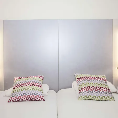 Travelodge Bcn Cornella Fira