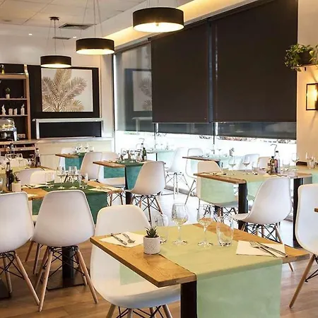 Travelodge Bcn Cornella Fira 酒店 3*