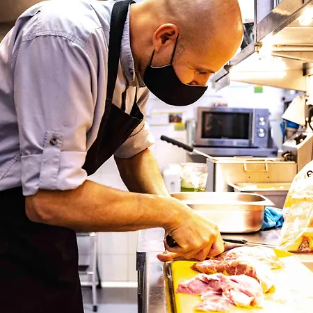 Travelodge Bcn Cornella Fira 3*