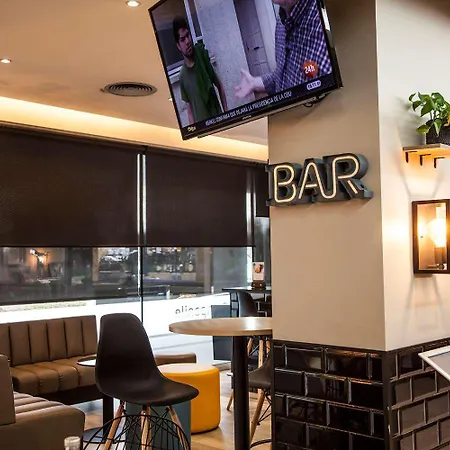 Travelodge Bcn Cornella Fira 호텔 코르네야 데 요브레가뜨