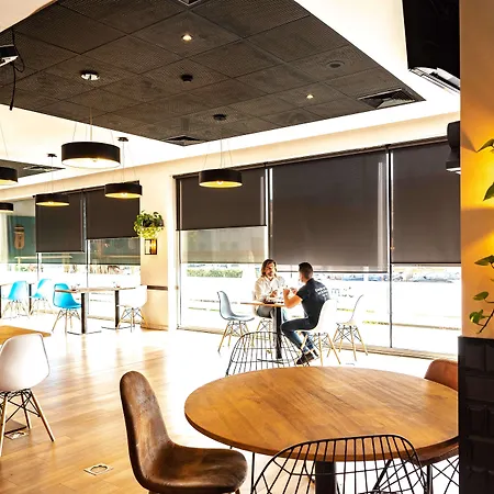 호텔 Travelodge Bcn Cornella Fira