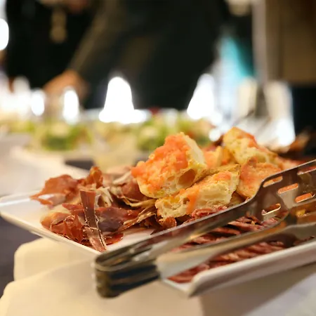 Travelodge Bcn Cornella Fira 호텔