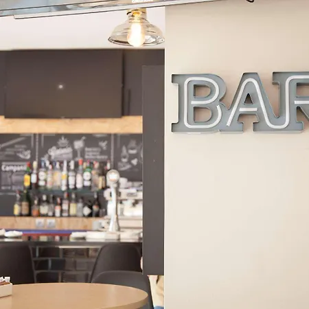 Travelodge Bcn Cornella Fira 酒店 科尔内拉德罗布雷加特