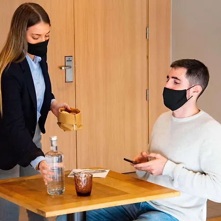 Travelodge Bcn Cornella Fira 酒店 科尔内拉德罗布雷加特