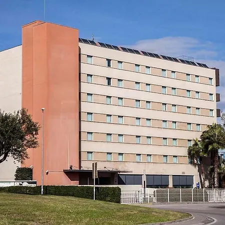 Travelodge Bcn Cornella Fira 3*