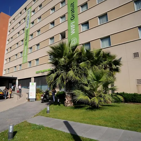 Travelodge Bcn Cornella Fira 코르네야 데 요브레가뜨