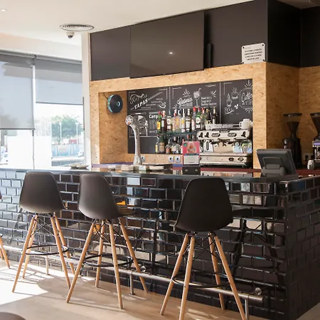 Travelodge Bcn Cornella Fira 3*