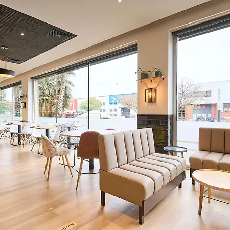 Travelodge Bcn Cornella Fira Hotel 3*