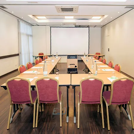 Travelodge Bcn Cornella Fira 3* Cornella de Llobregat