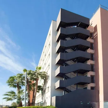 Travelodge Bcn Cornella Fira 3*